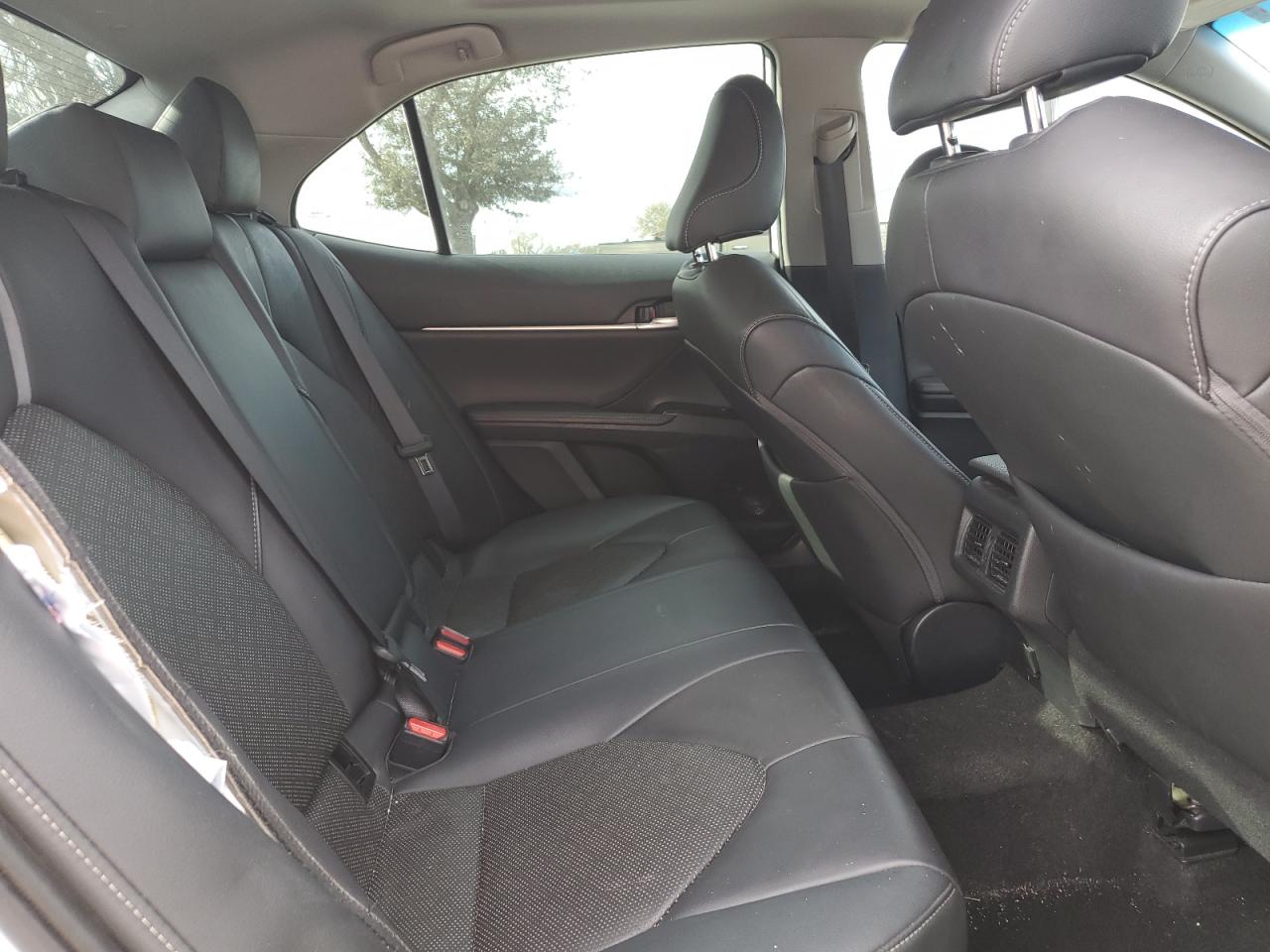 2019 Toyota Camry - Image 10