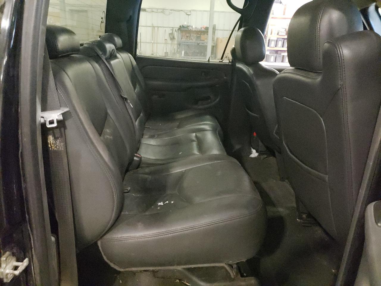 2006 Chevrolet Silverado - Image 11
