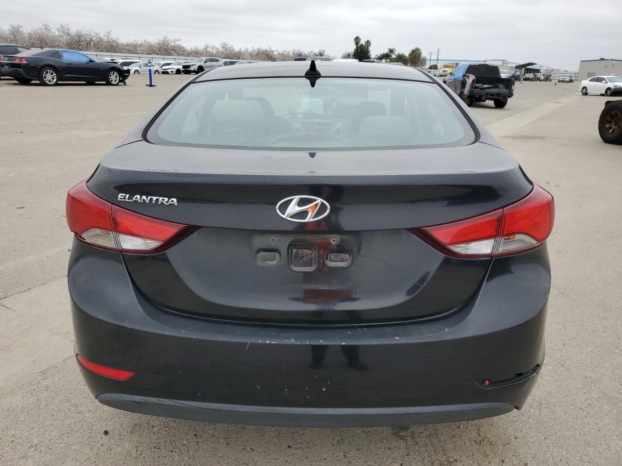 2015 Hyundai Elantra - Image 6