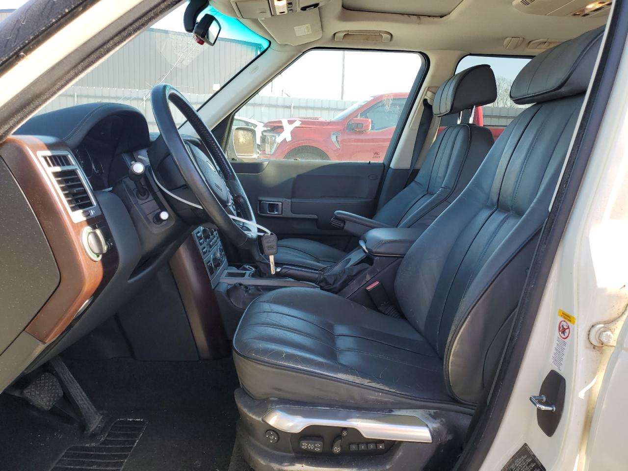 2004 Land Rover Range Rover - Image 7