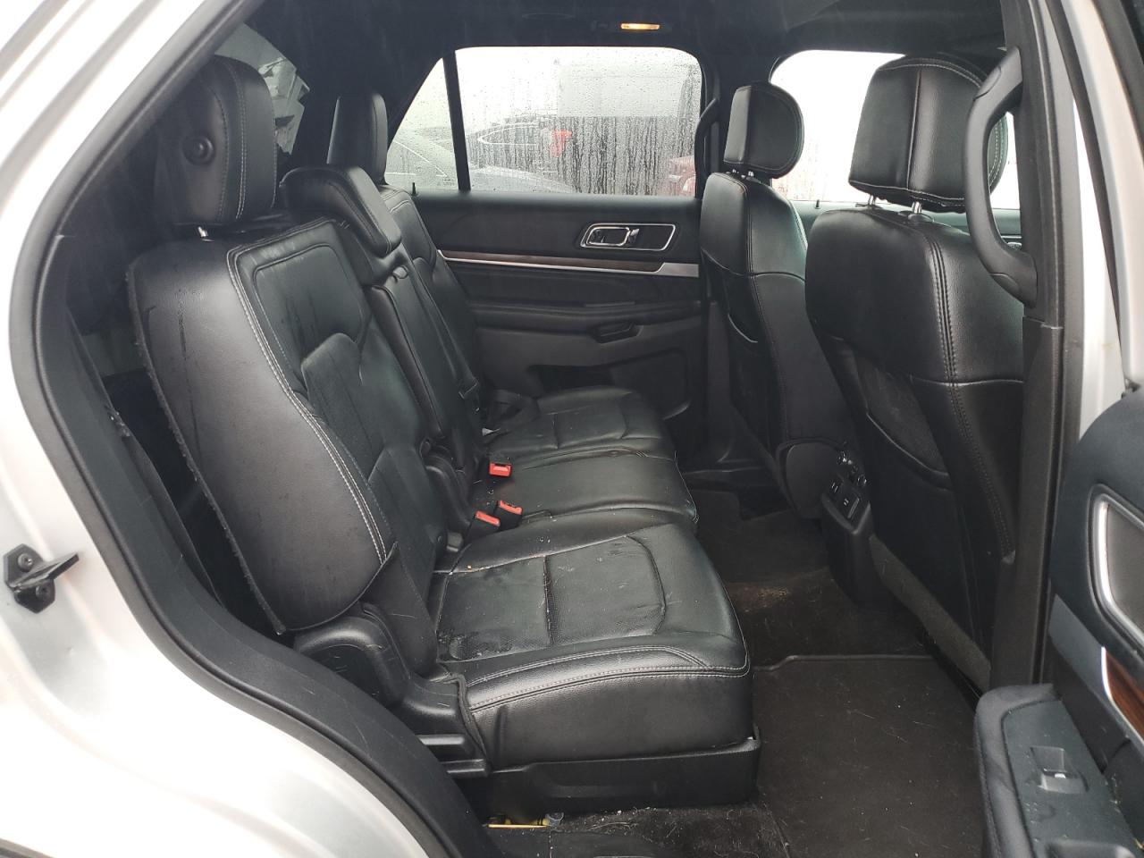 2016 Ford Explorer - Image 11