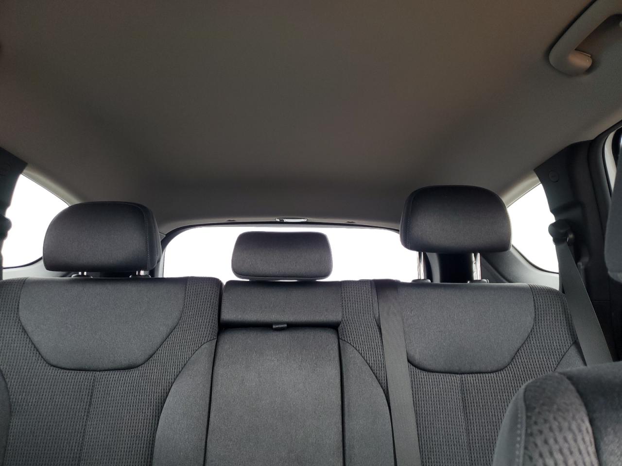 2019 Hyundai Santa Fe - Image 10