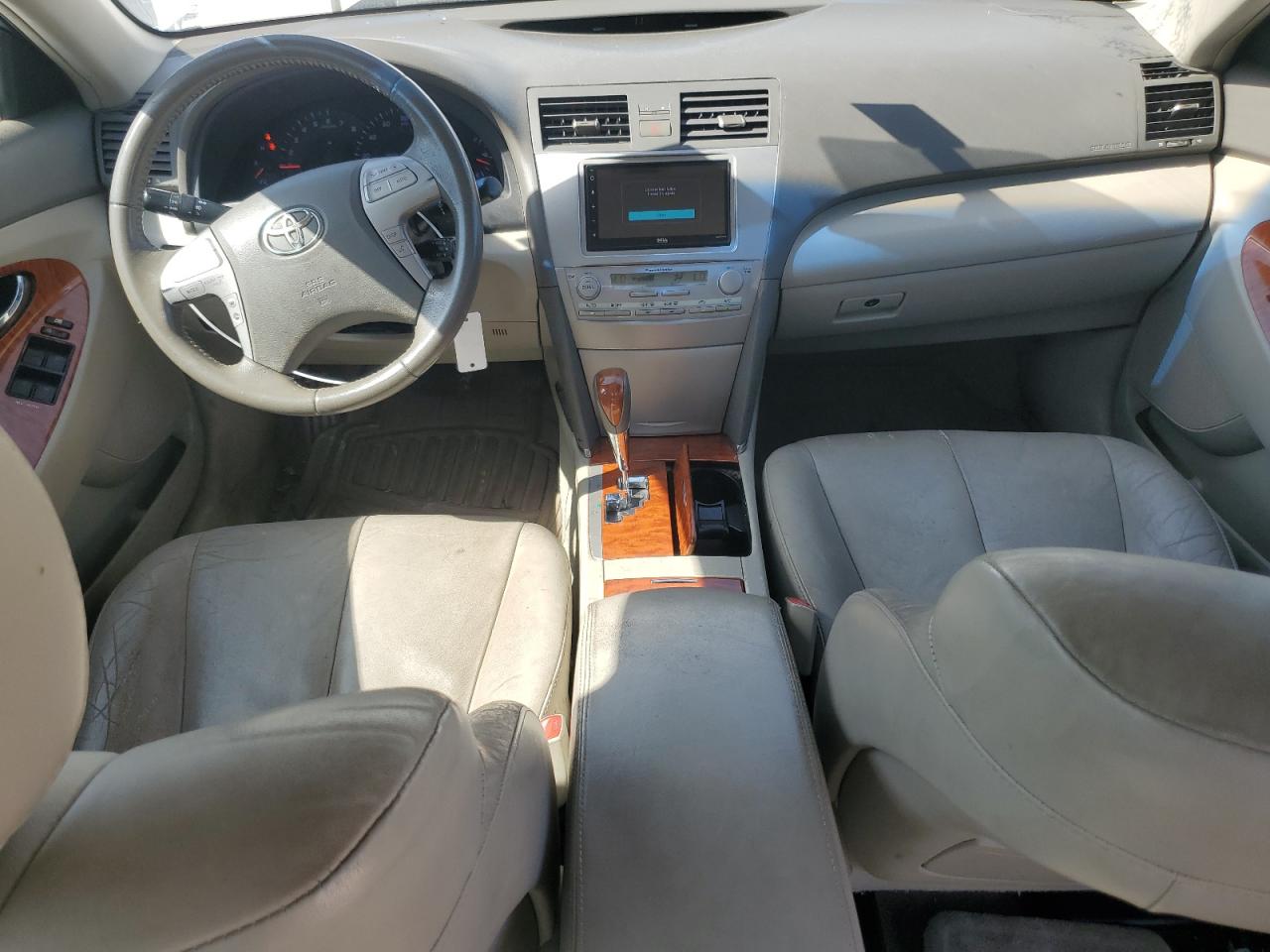 2010 Toyota Camry - Image 8