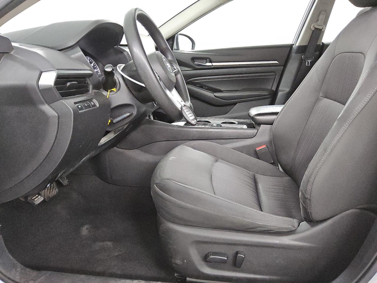 2021 Nissan Altima - Image 7