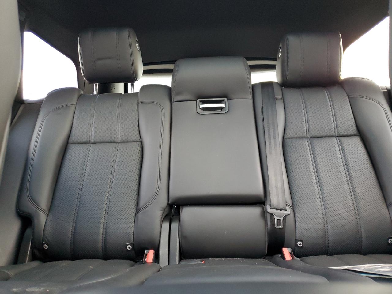 2016 Land Rover Range Rover - Image 10