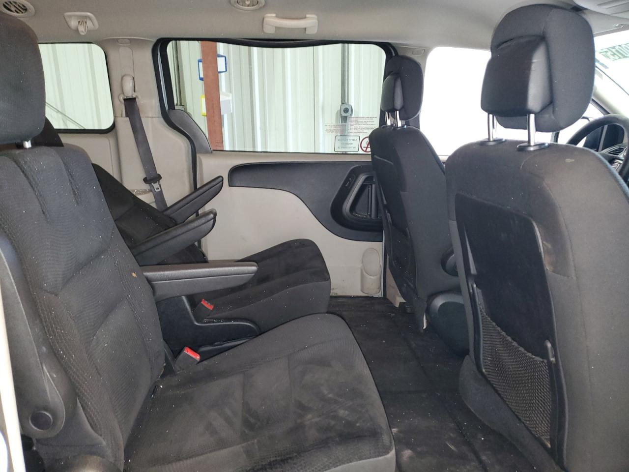 2019 Dodge Caravan - Image 11