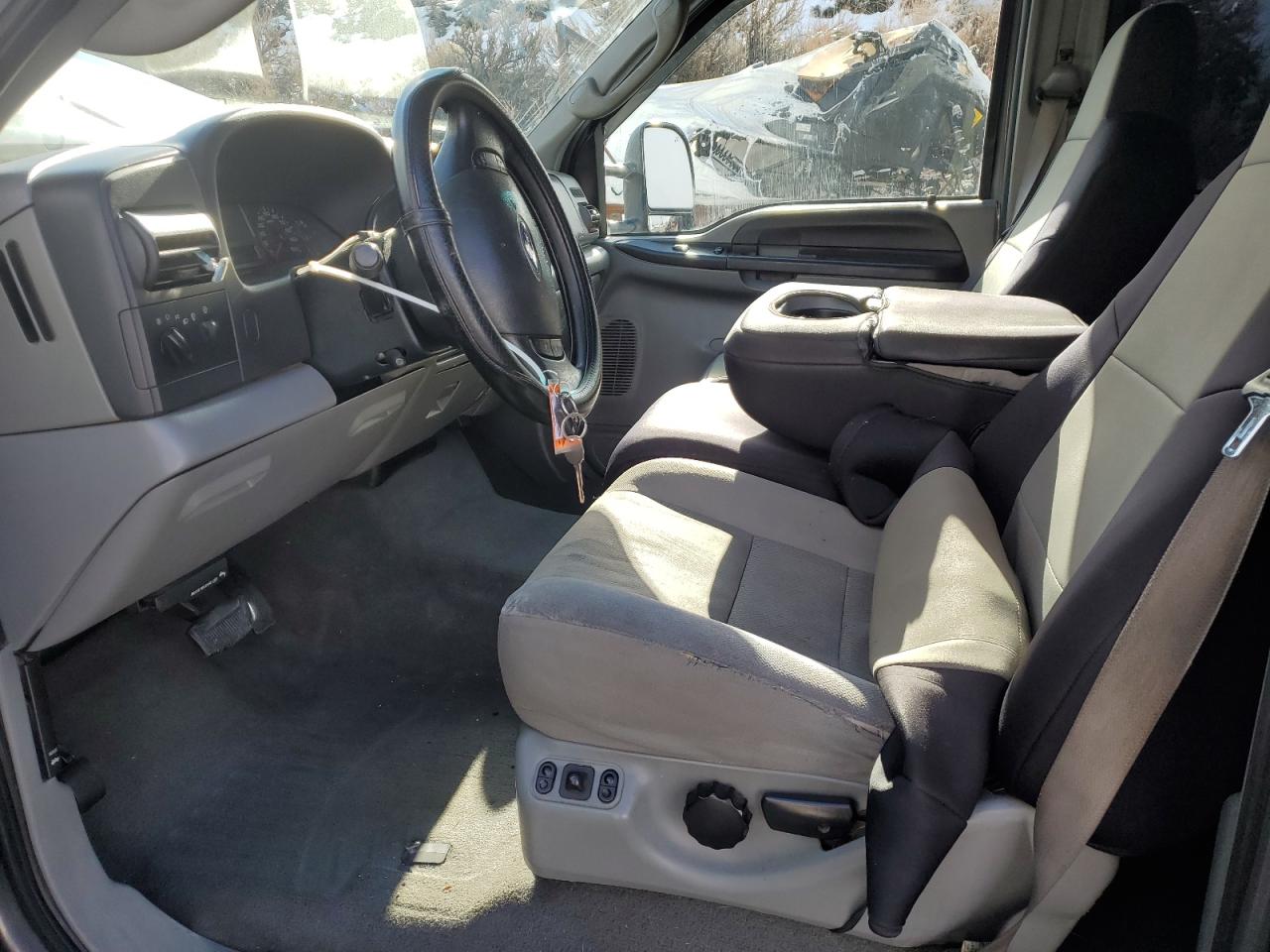 2006 Ford F250 - Image 7