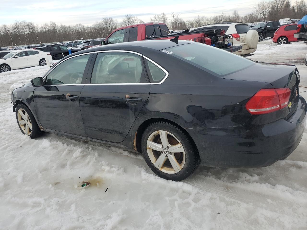 2014 Volkswagen Passat - Image 2