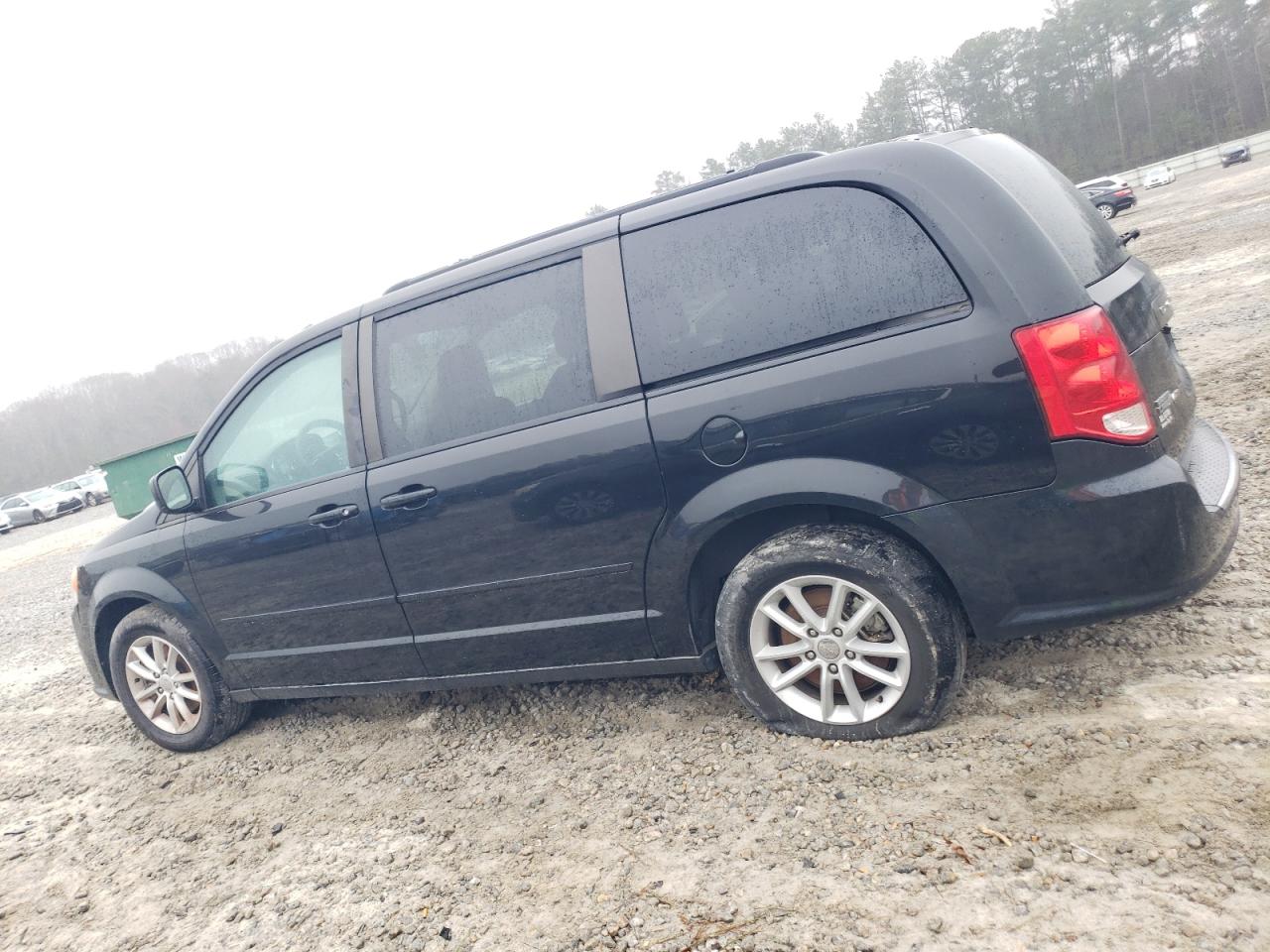 2015 Dodge Caravan - Image 2