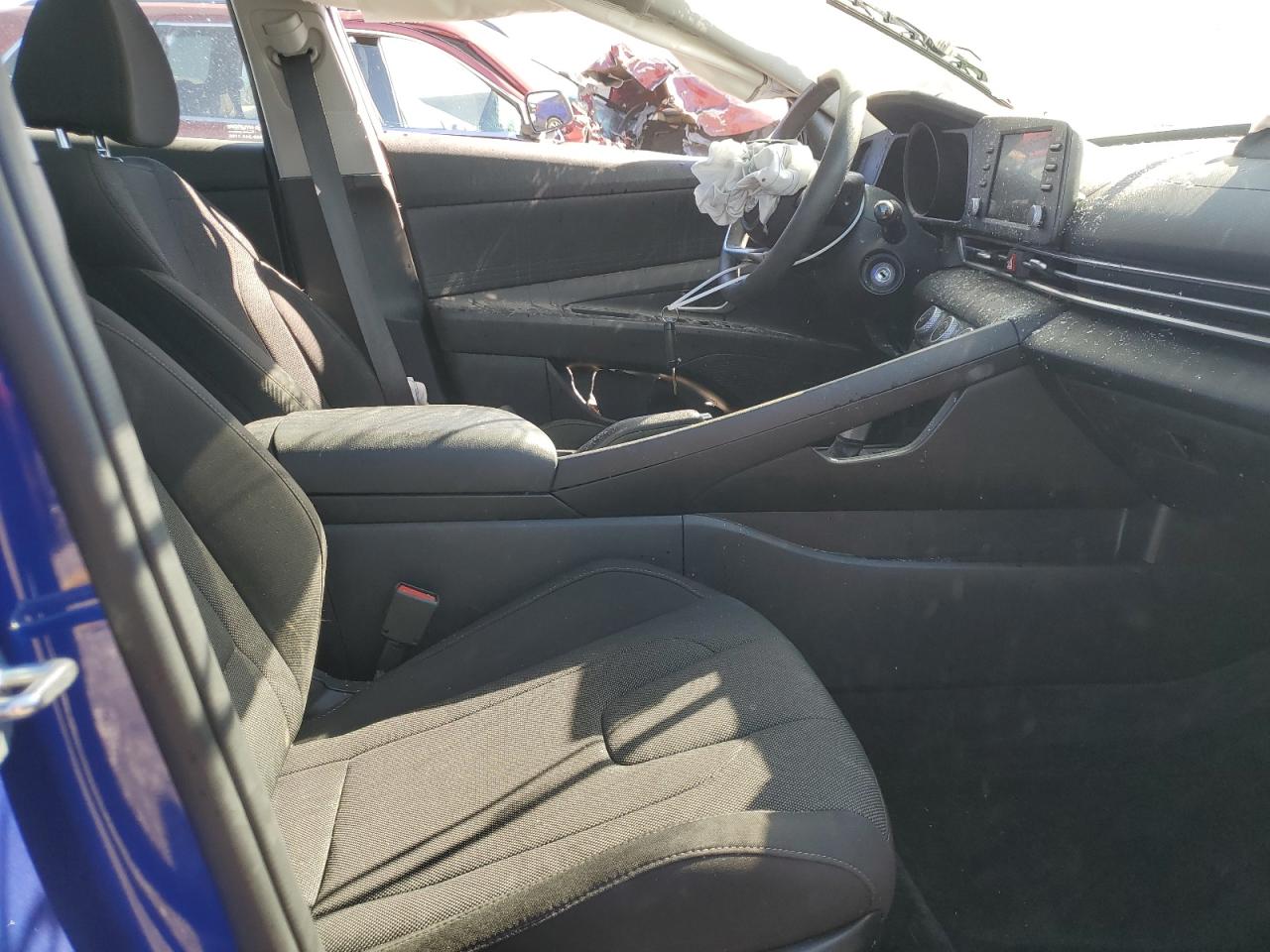 2022 Hyundai Elantra - Image 7