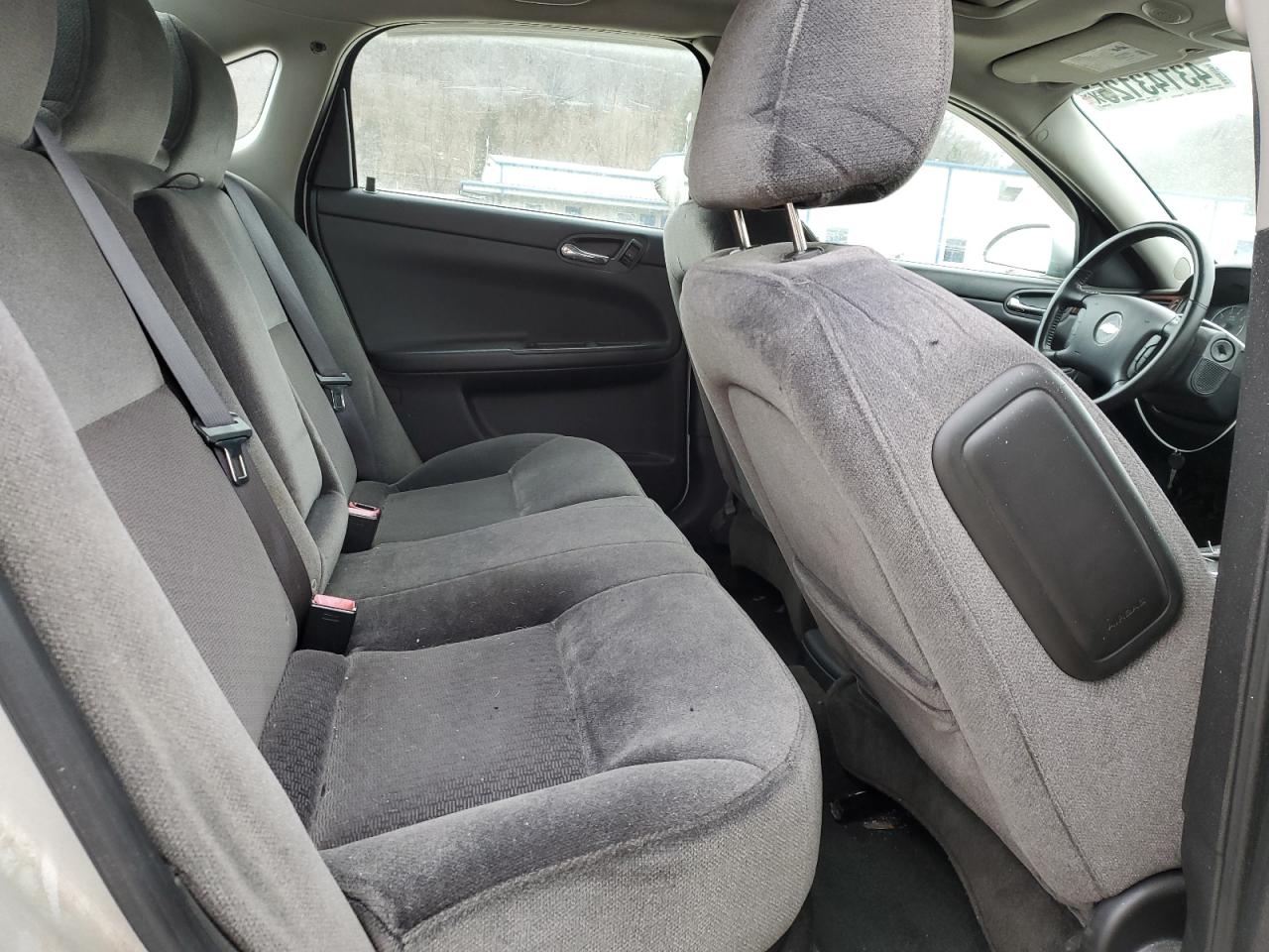 2011 Chevrolet Impala - Image 11
