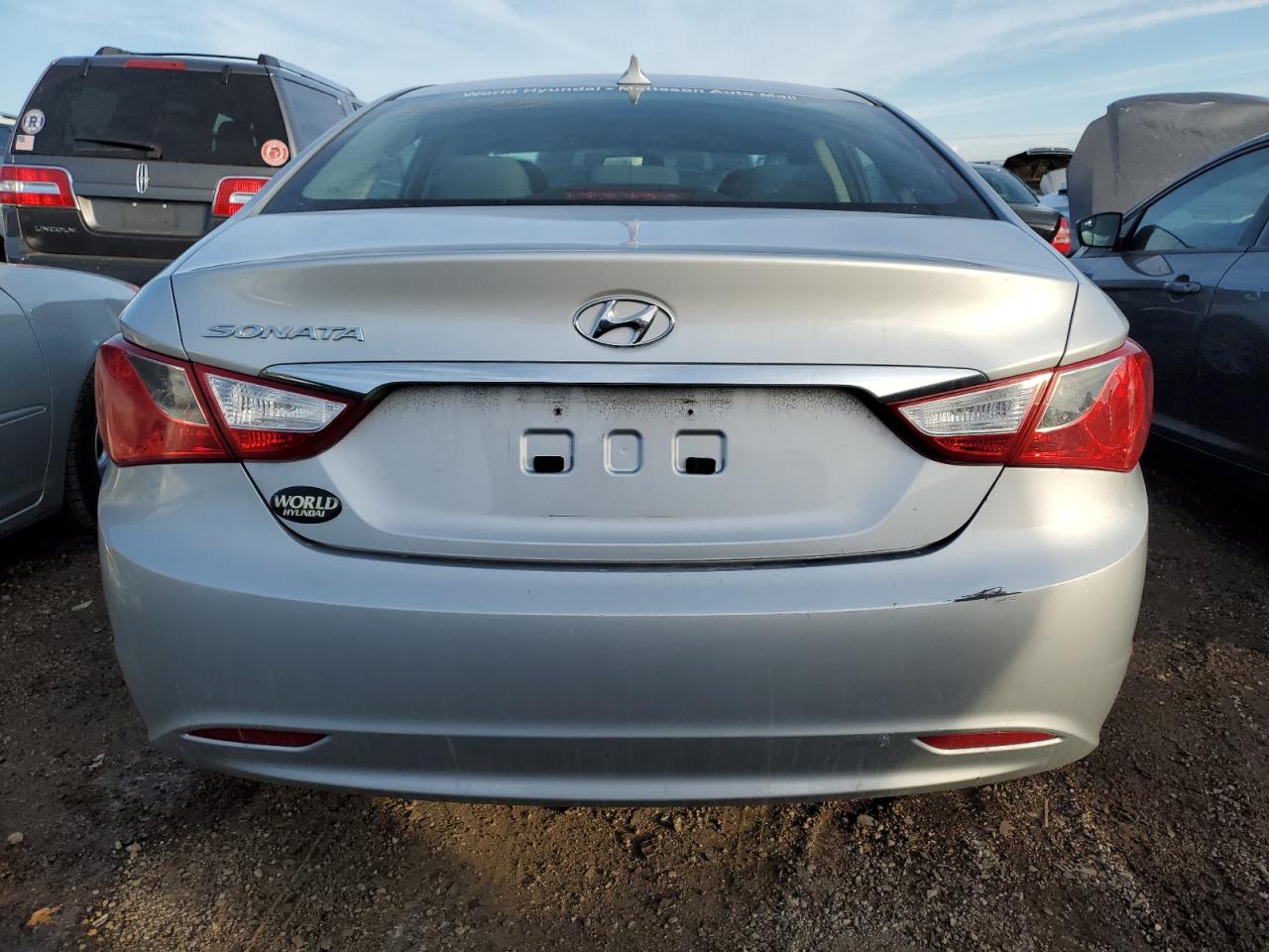 2012 Hyundai Sonata - Image 6