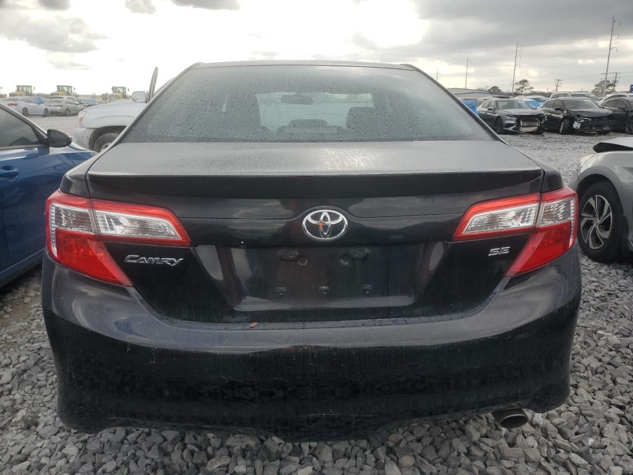 2014 Toyota Camry - Image 6