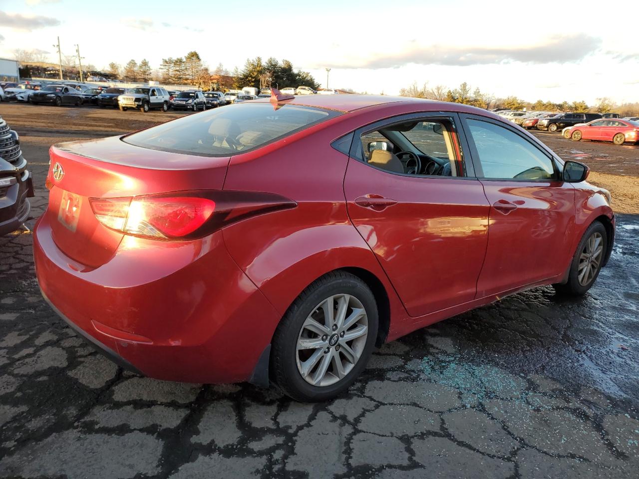 2016 Hyundai Elantra - Image 3