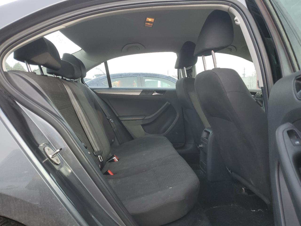2015 Volkswagen Jetta - Image 10