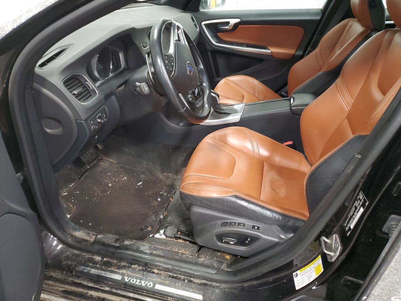 2015 Volvo V60 - Image 7