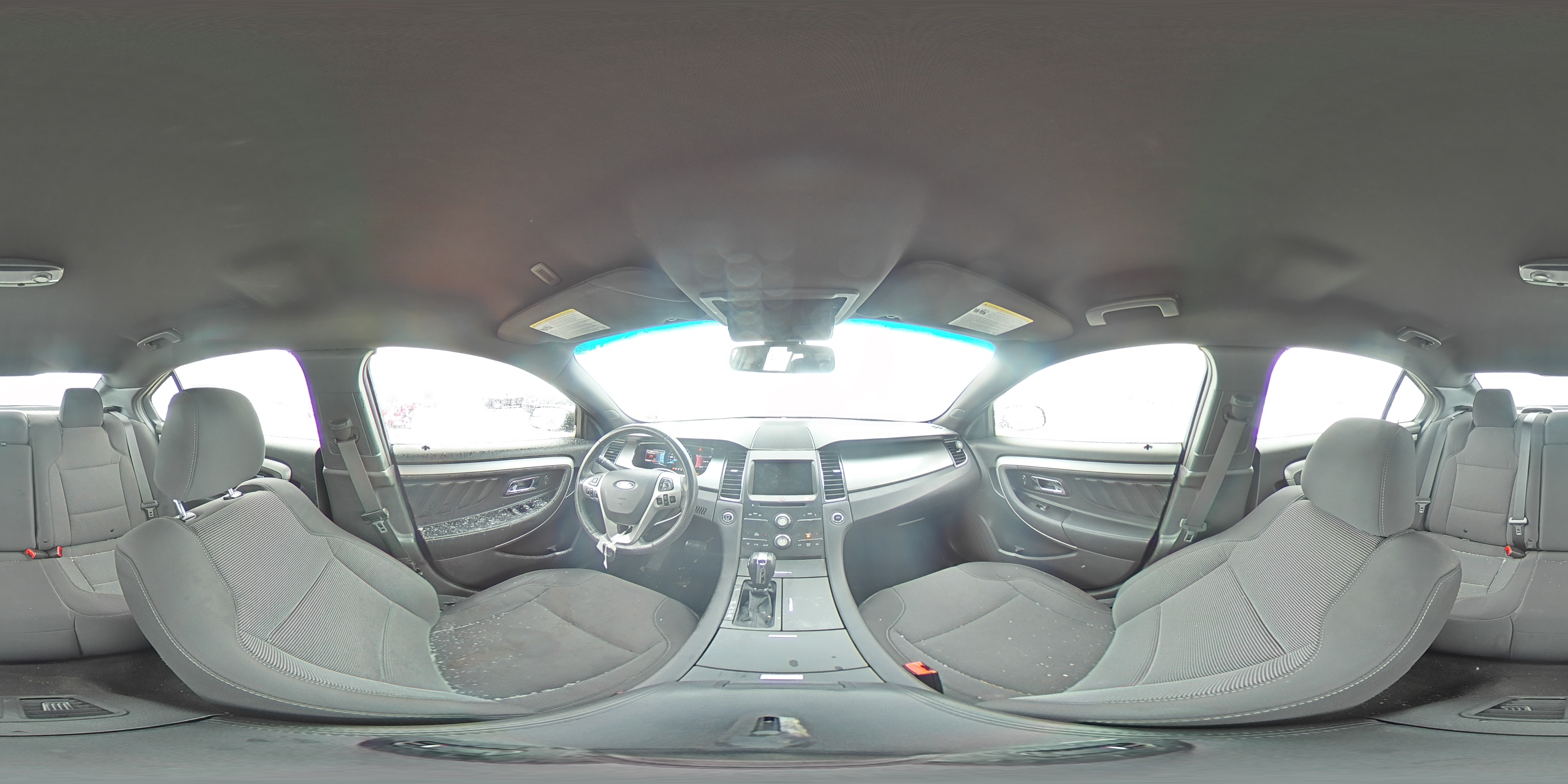 2015 Ford Taurus - Image 13