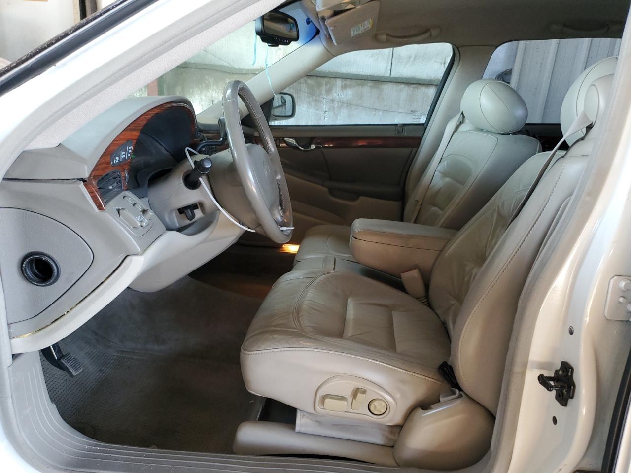 2003 Cadillac De Ville - Image 7