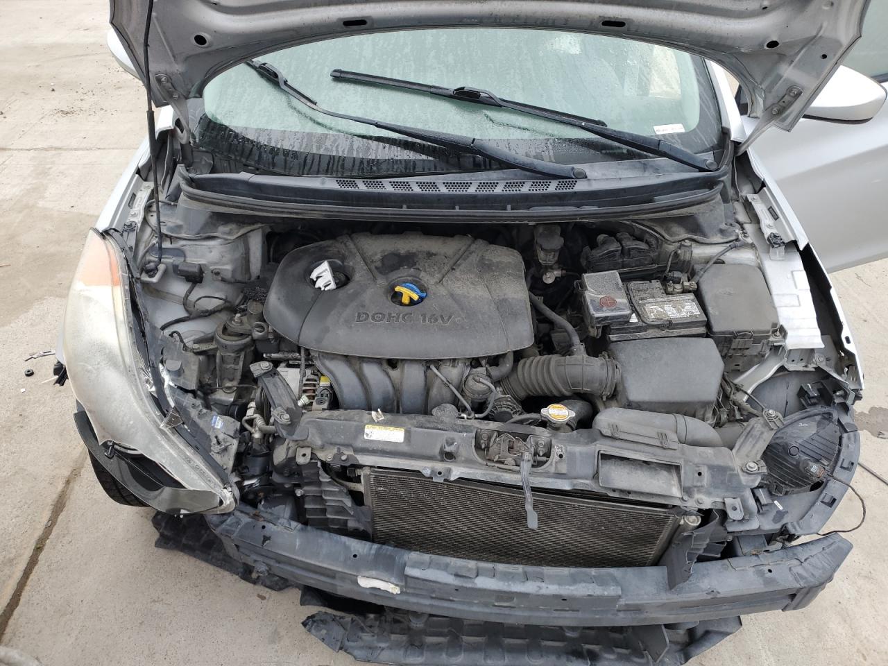 2012 Hyundai Elantra - Image 11
