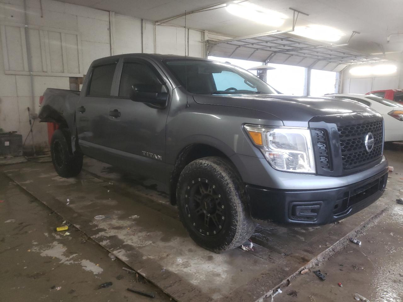 2019 Nissan Titan - Image 4