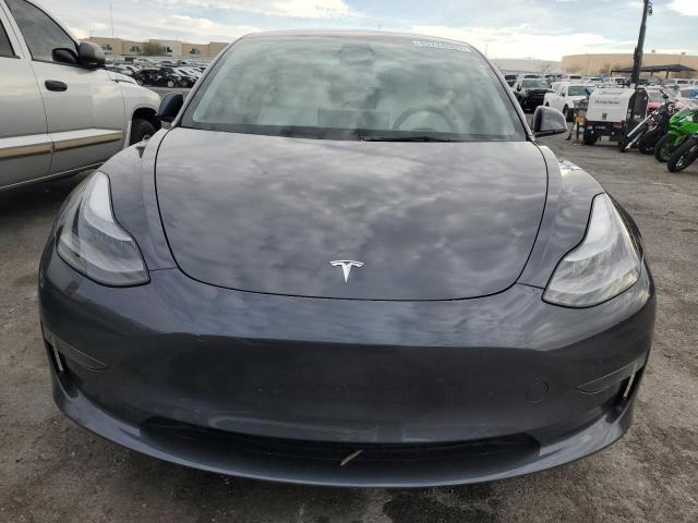  TESLA MODEL 3 2022 Серебристый