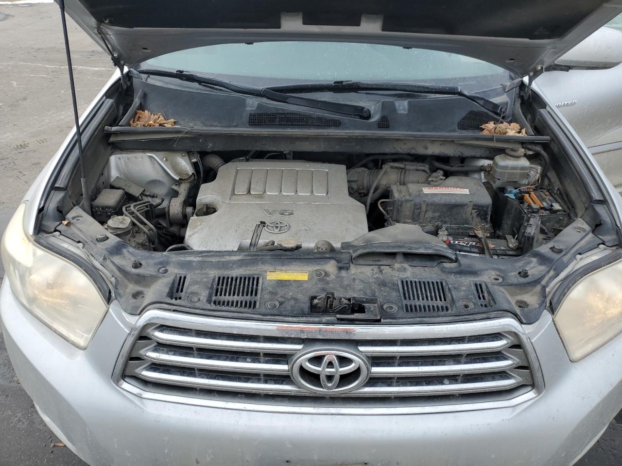 2010 Toyota Highlander - Image 14