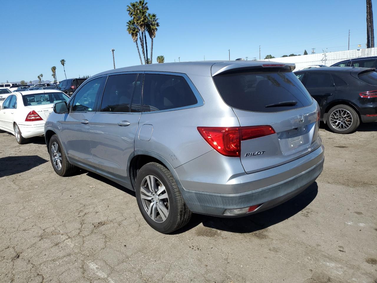 2018 Honda Pilot - Image 2