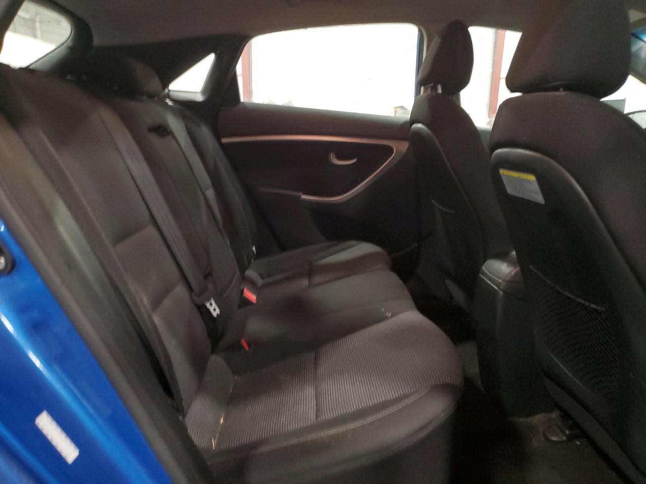 2017 Hyundai Elantra - Image 10