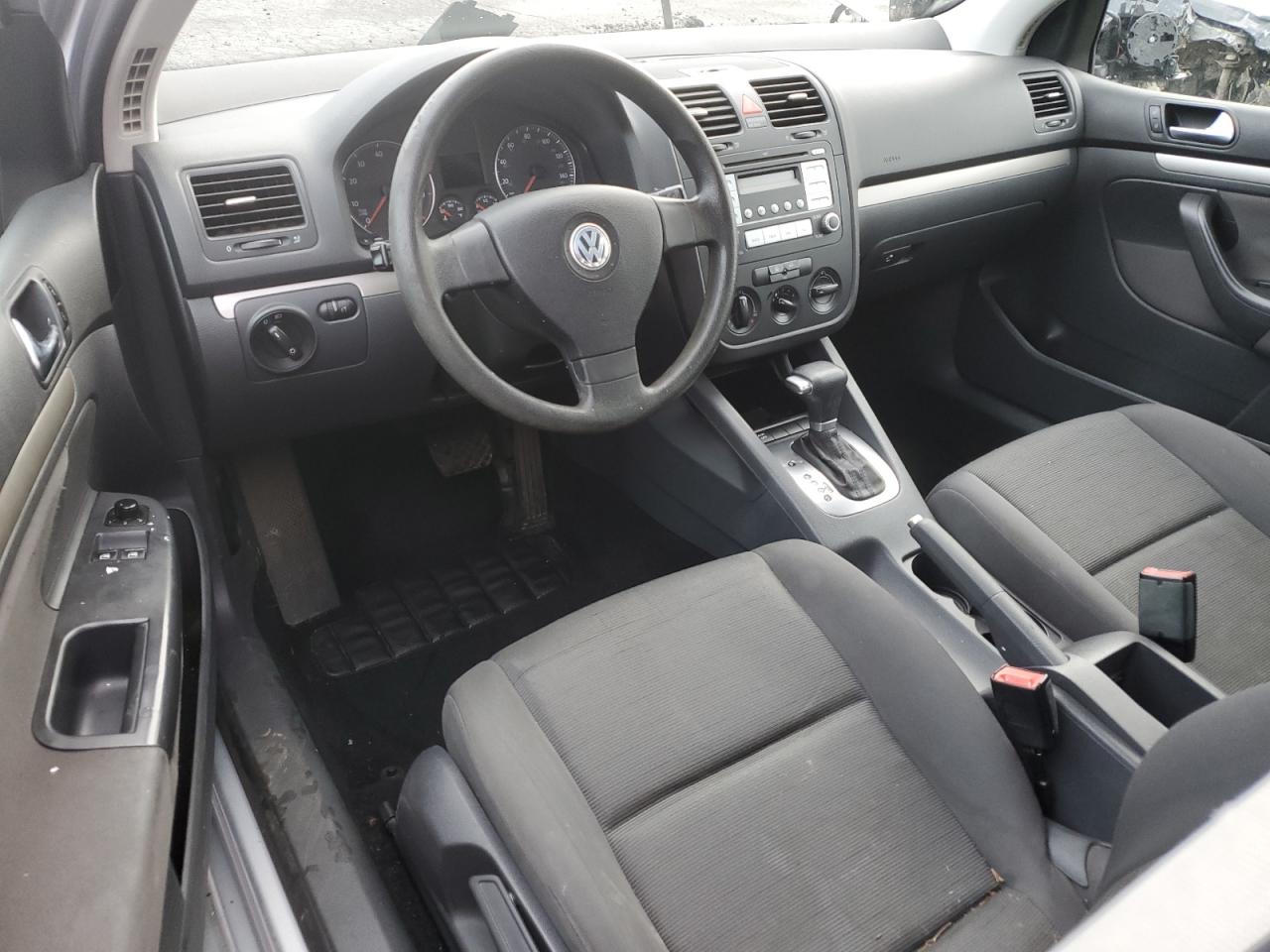 2008 Volkswagen Golf - Image 8