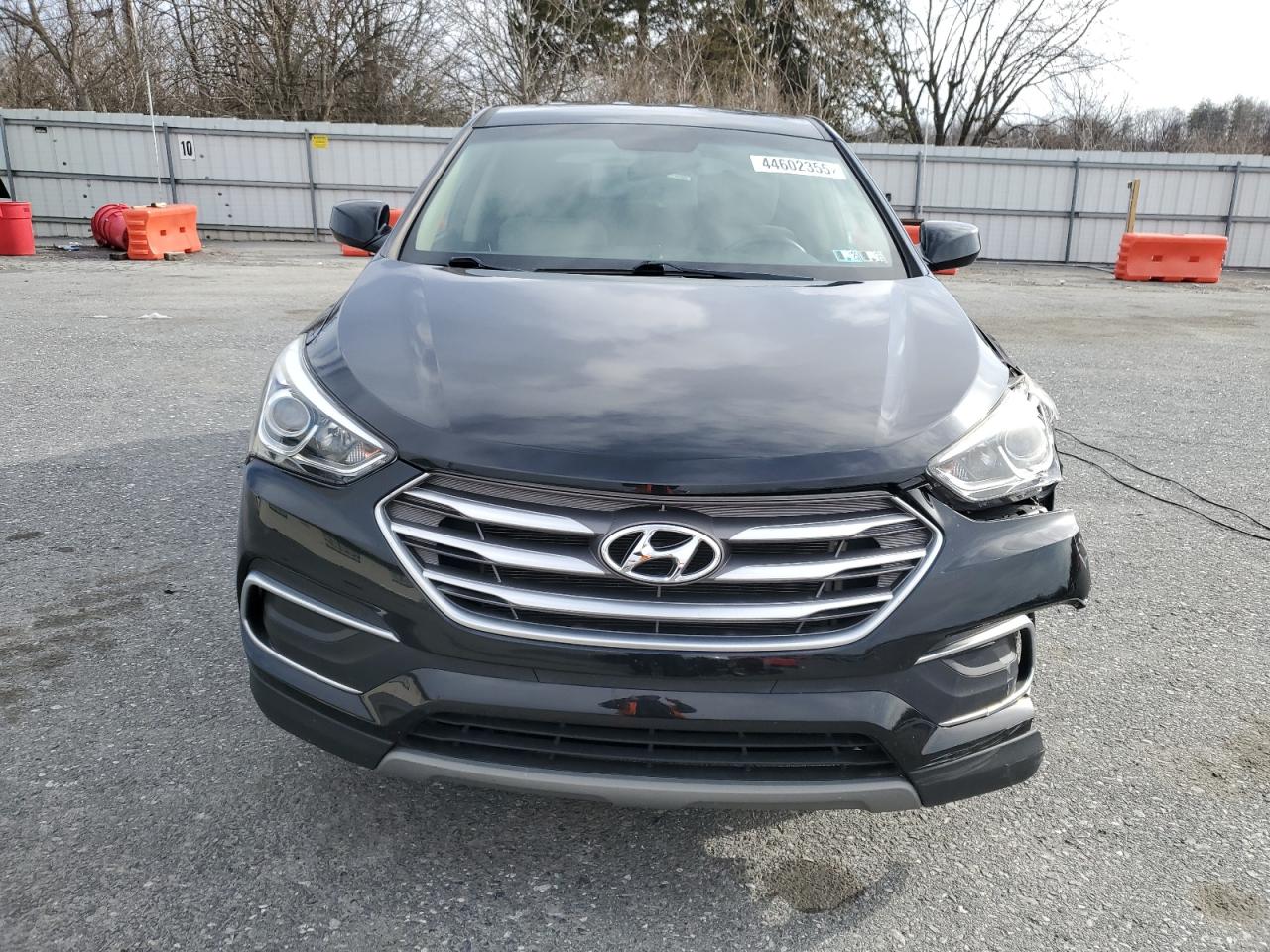 2018 Hyundai Santa Fe - Image 5