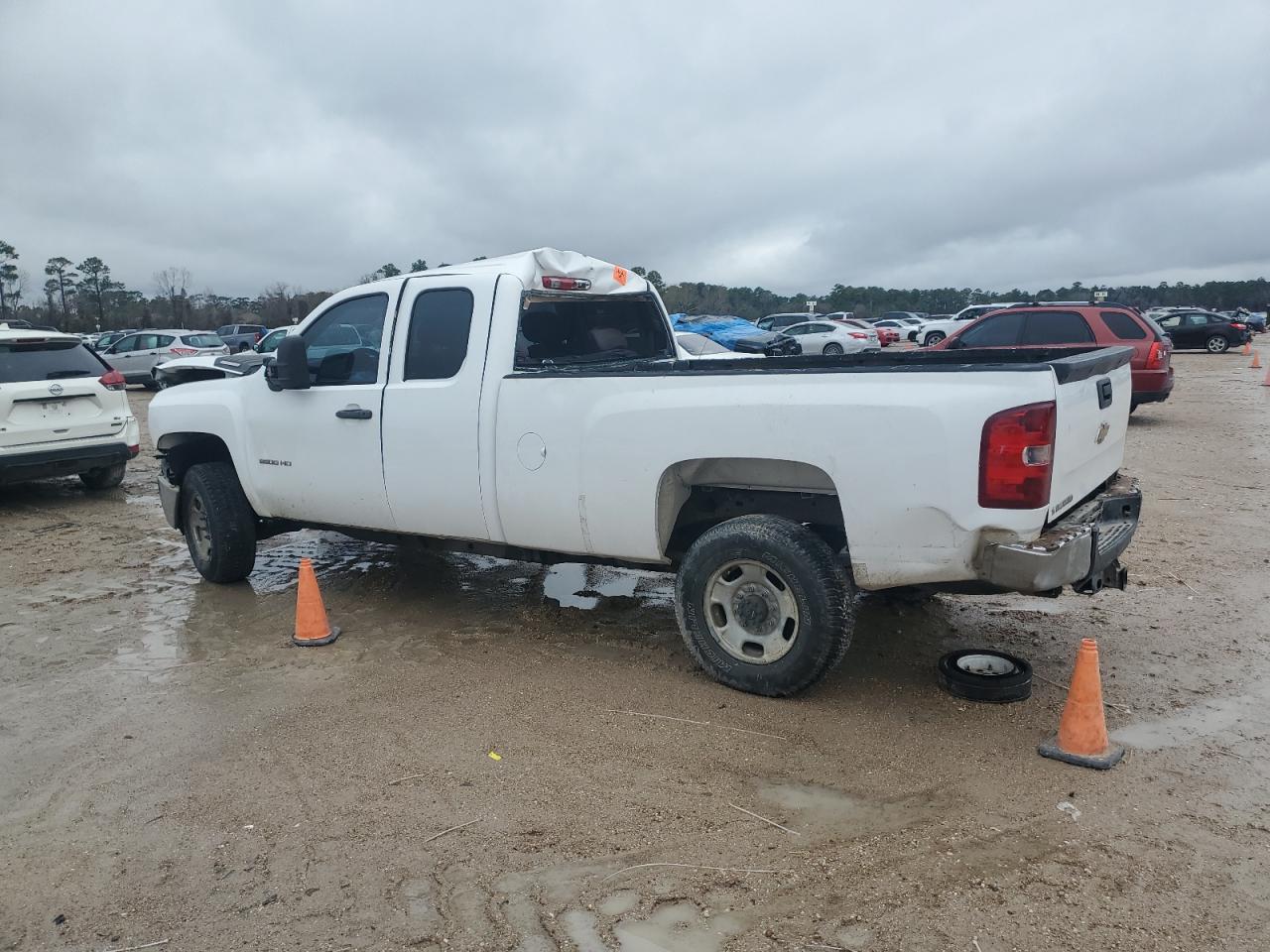 2011 Chevrolet Silverado - Image 2