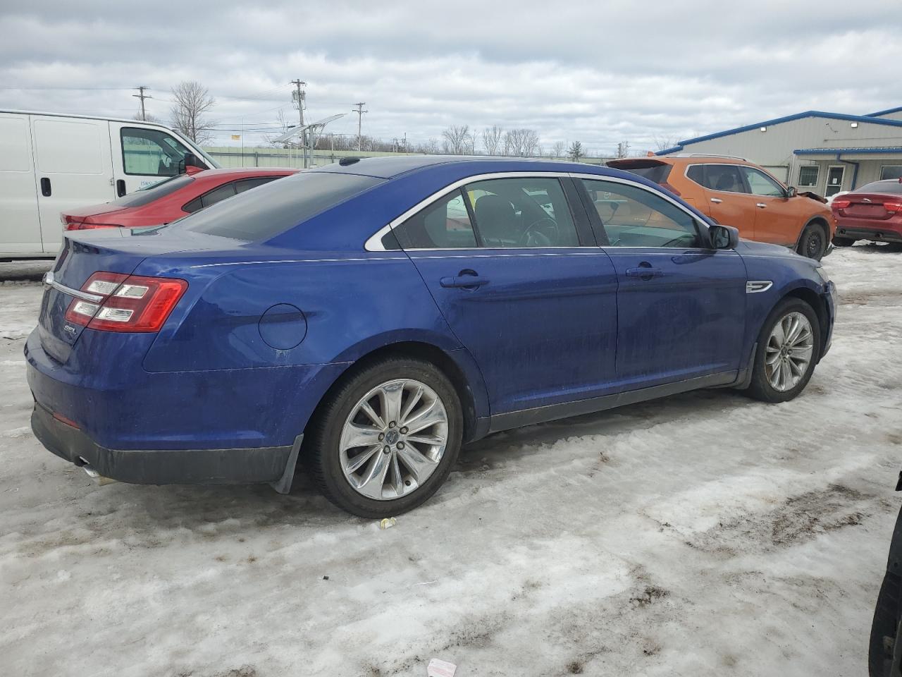 2013 Ford Taurus - Image 3