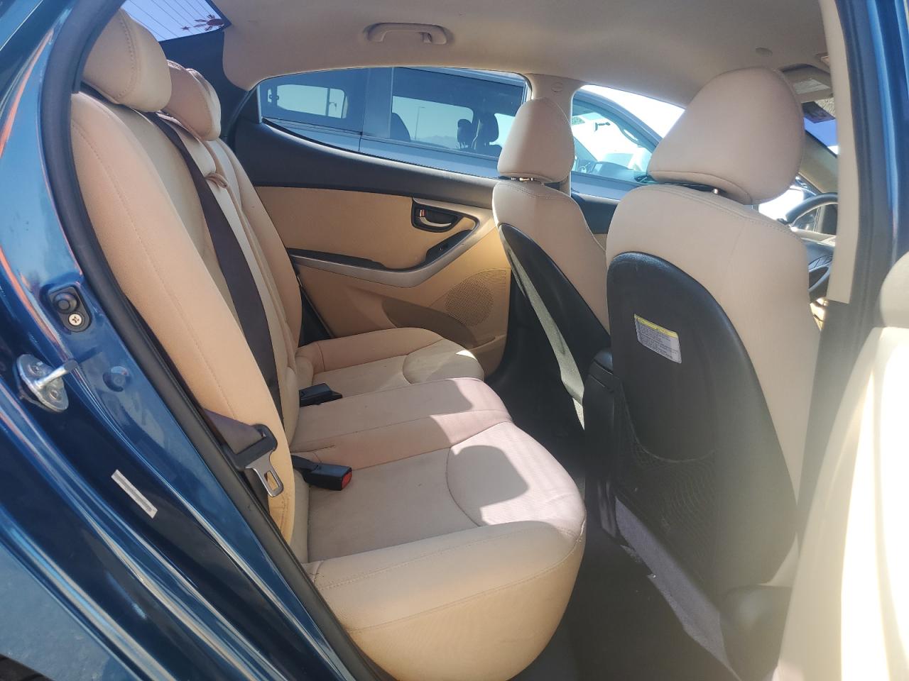 2013 Hyundai Elantra - Image 10