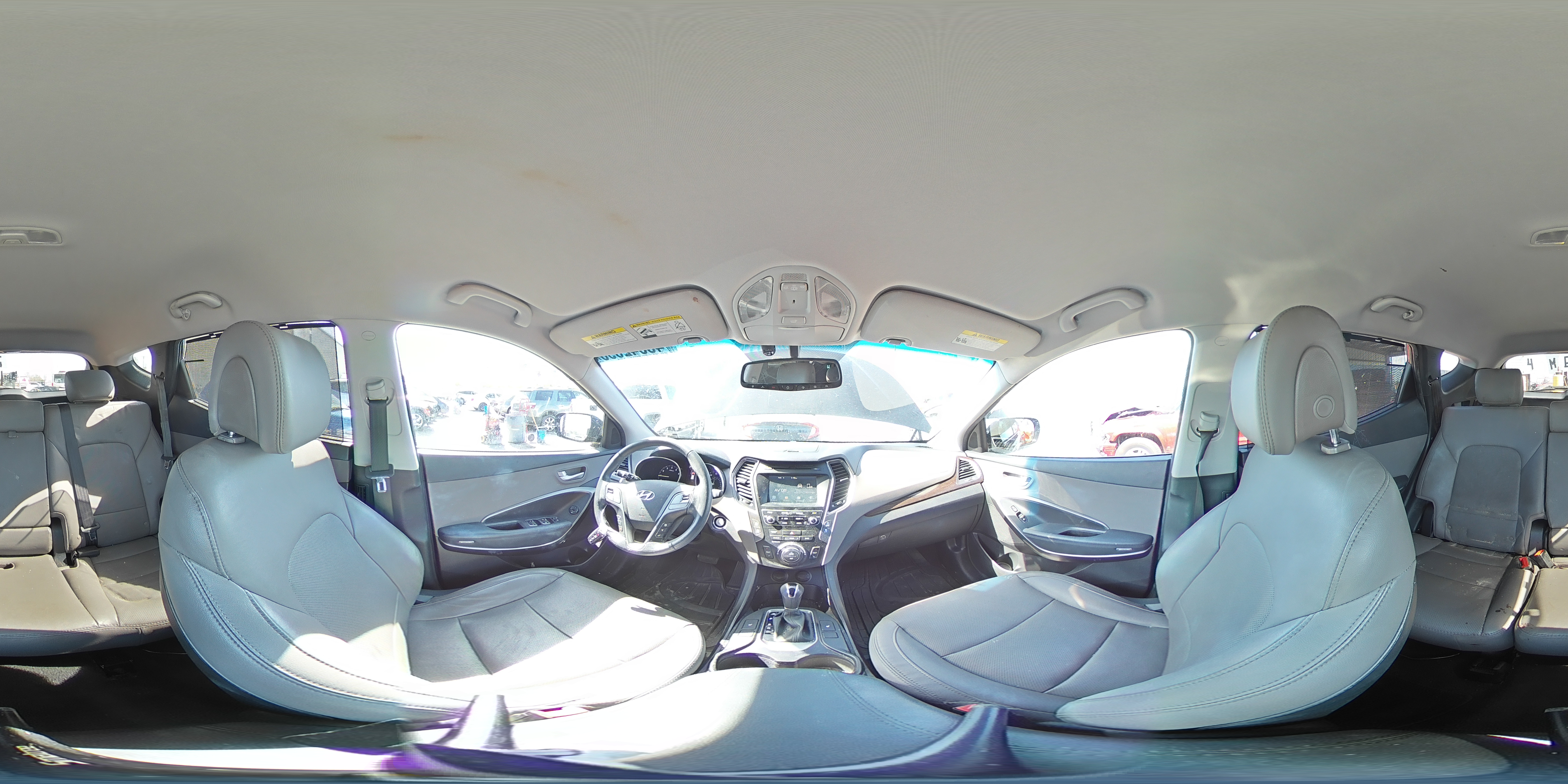 2017 Hyundai Santa Fe - Image 15