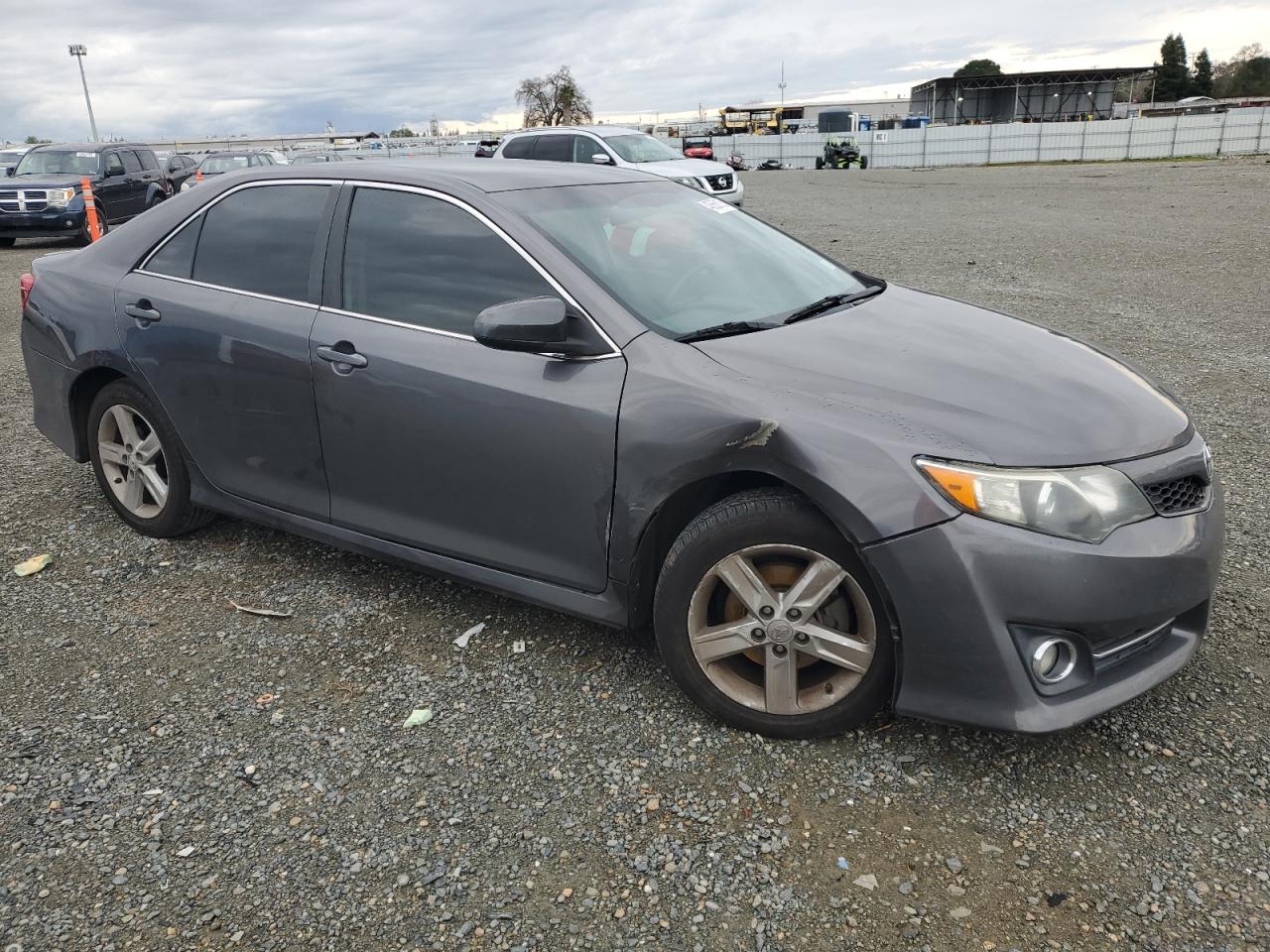 2014 Toyota Camry - Image 4
