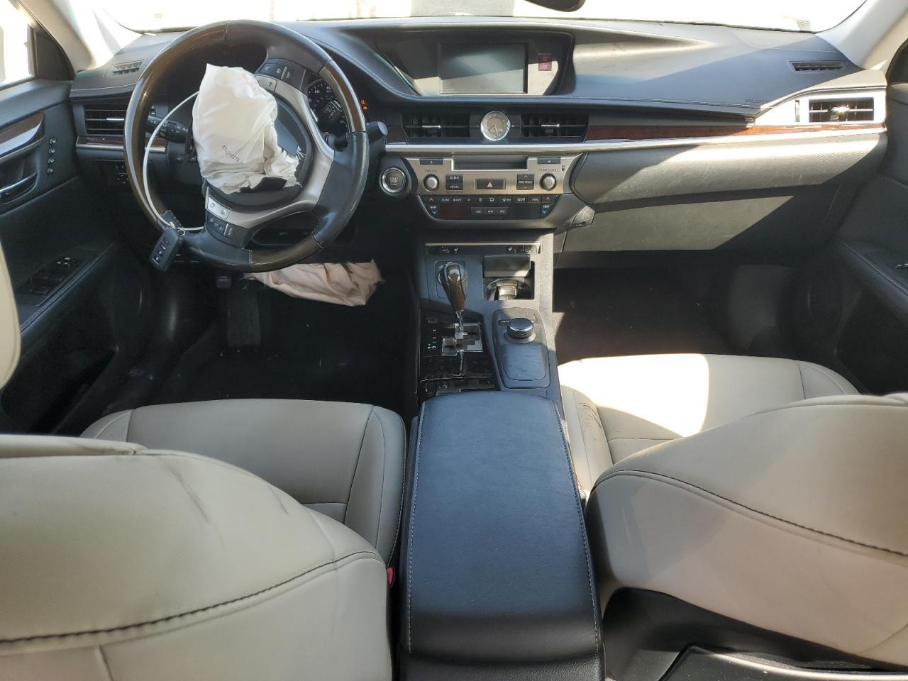 2013 Lexus ES - Image 8
