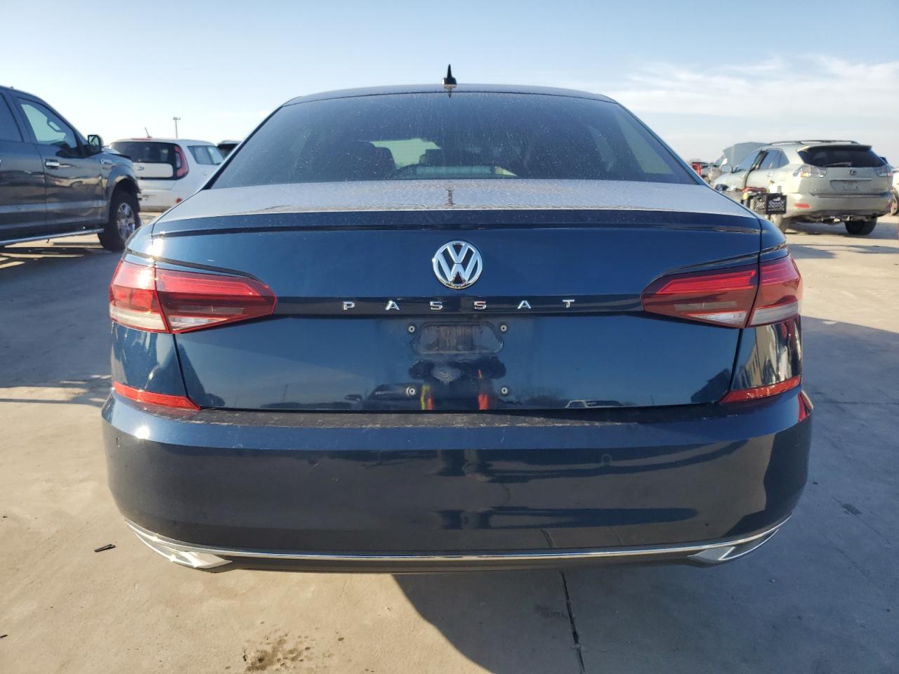 2020 Volkswagen Passat - Image 6