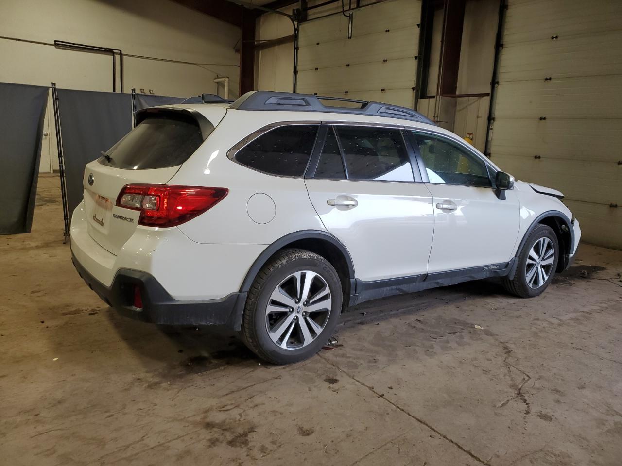 2018 Subaru Outback - Image 3