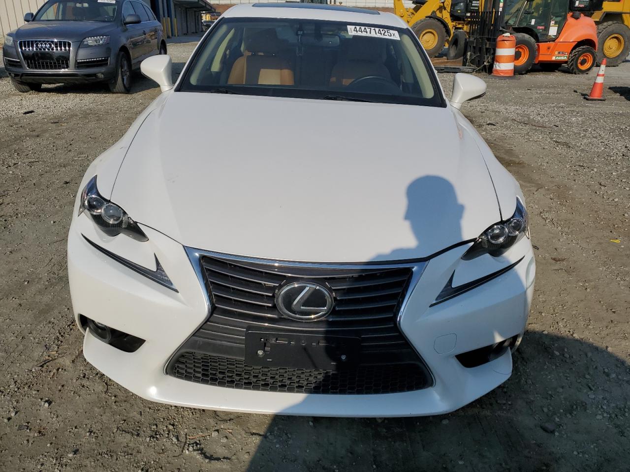 2016 Lexus IS - Image 5