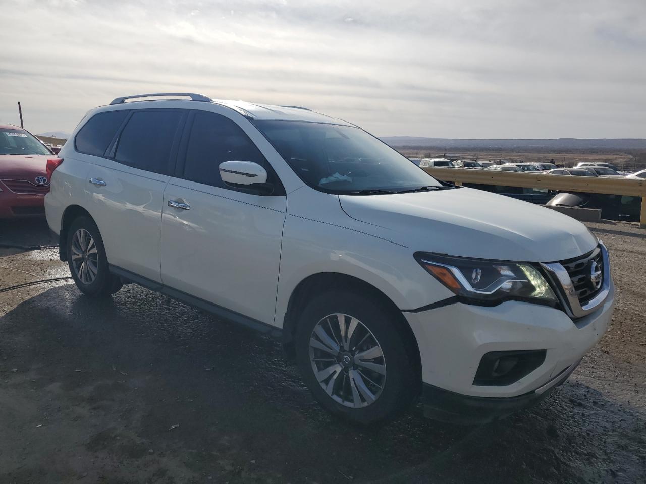 2018 Nissan Pathfinder - Image 4