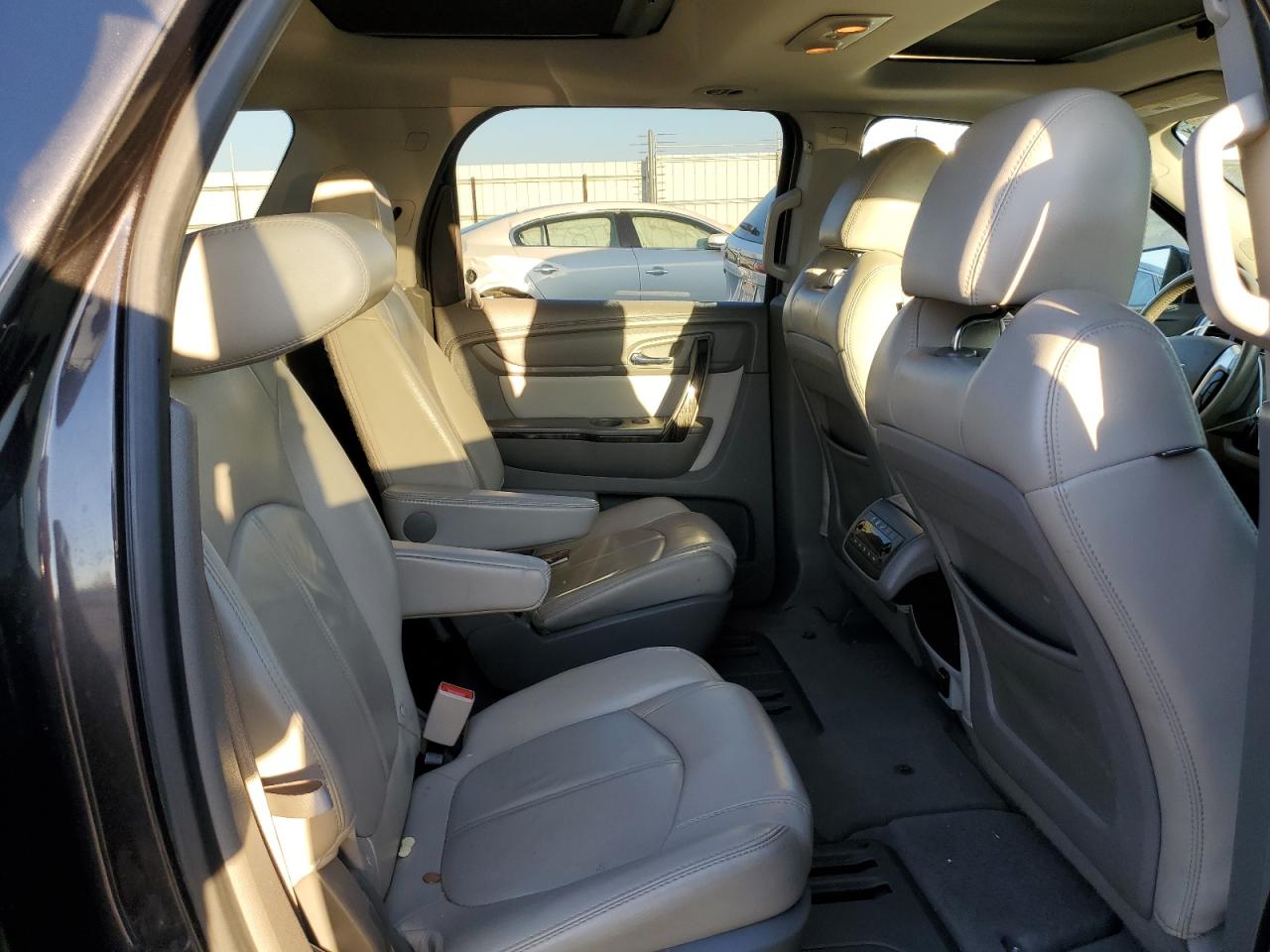 2014 GMC Acadia - Image 11