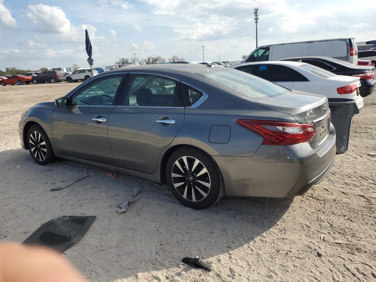2018 Nissan Altima - Image 2
