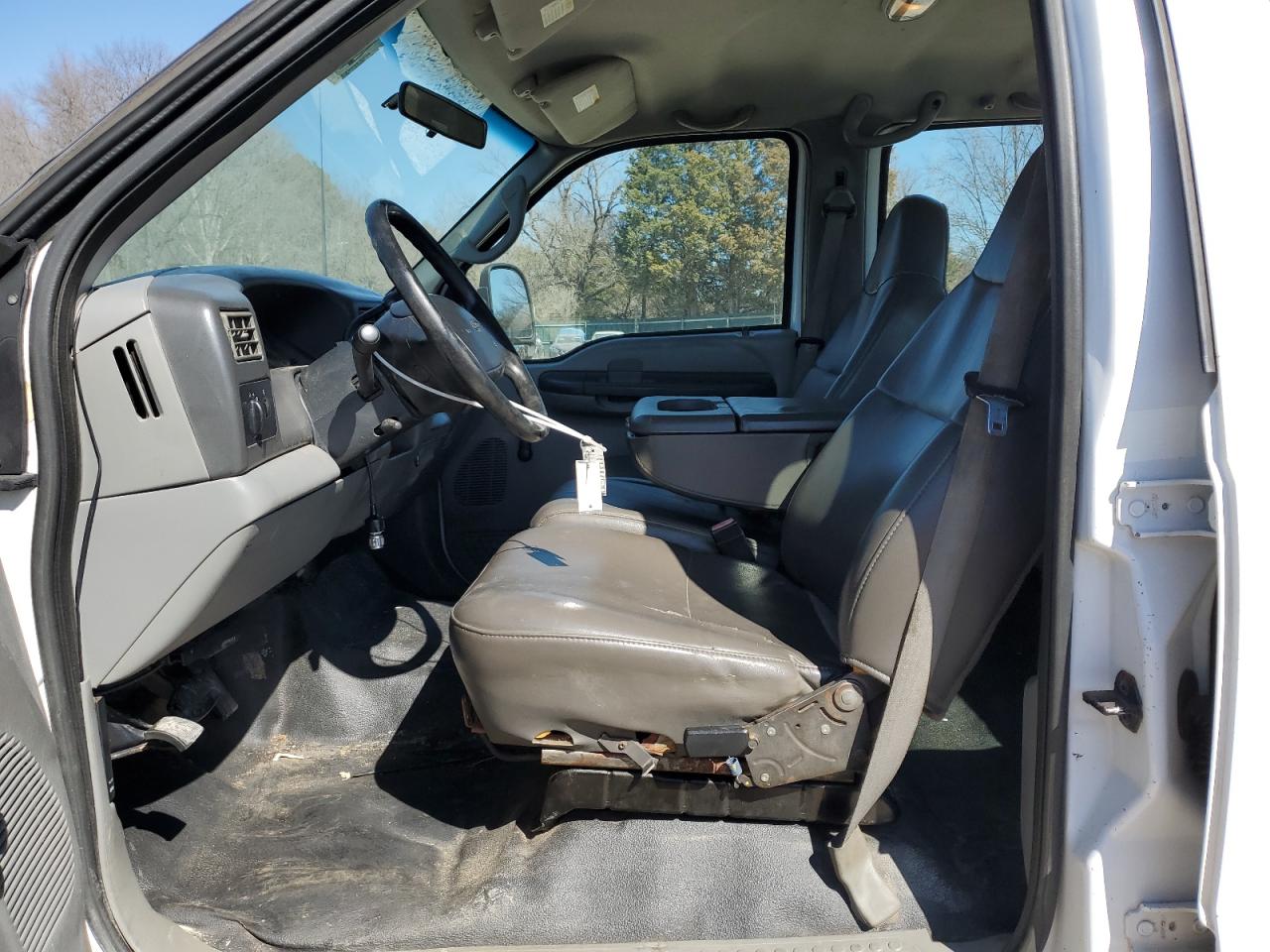 2002 Ford F250 - Image 7