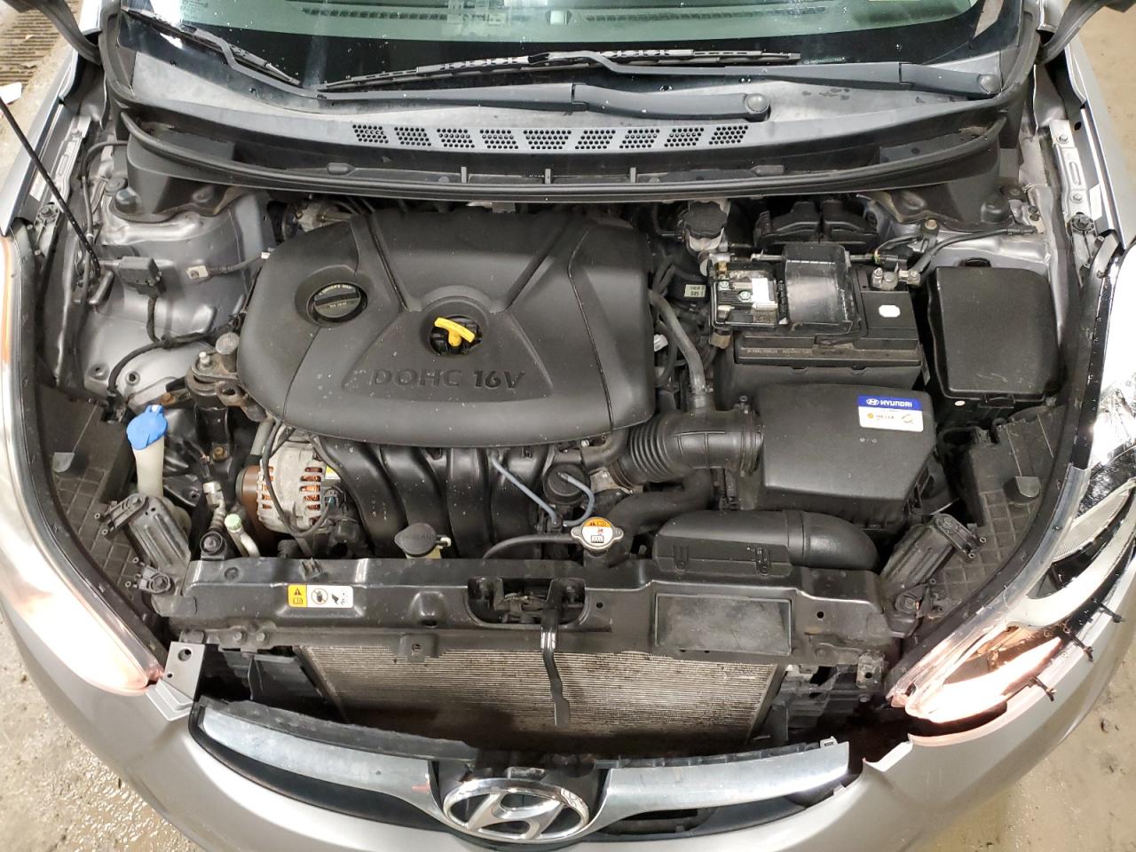 2012 Hyundai Elantra - Image 11