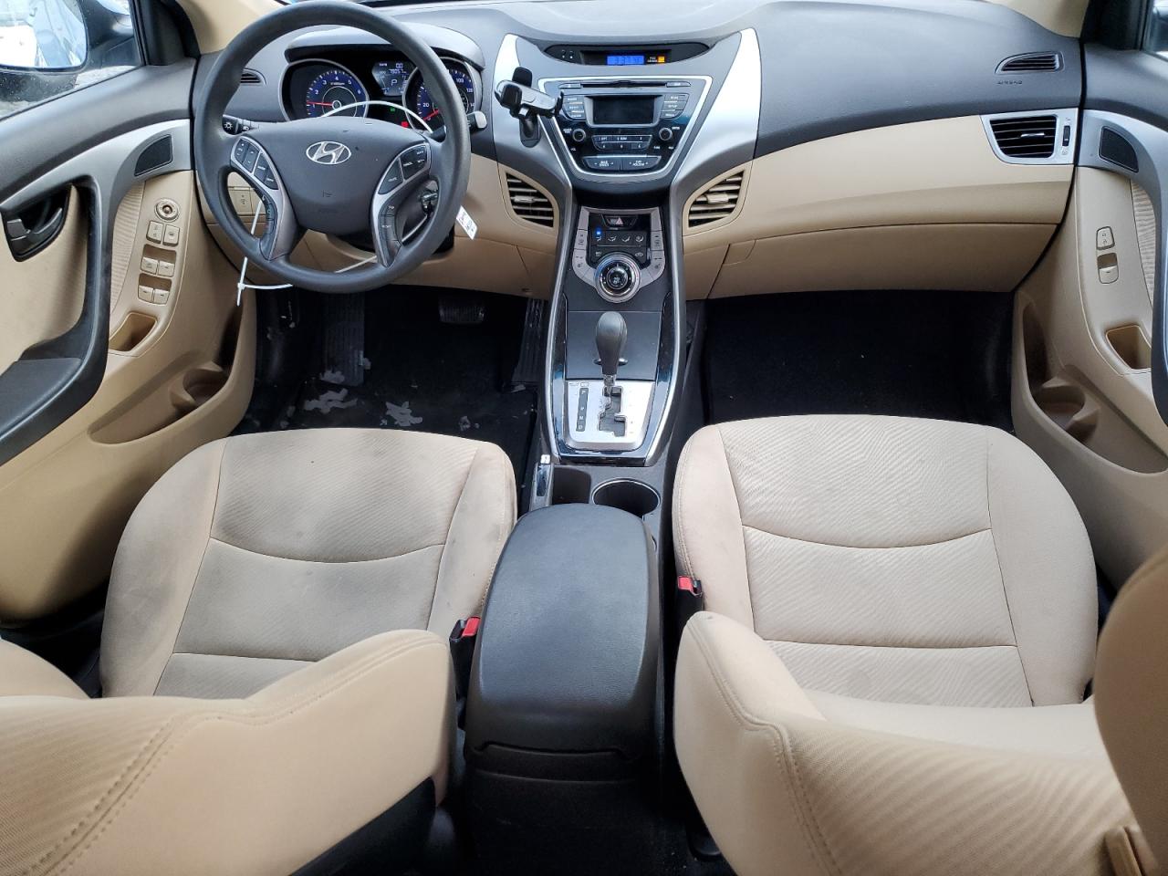 2013 Hyundai Elantra - Image 8