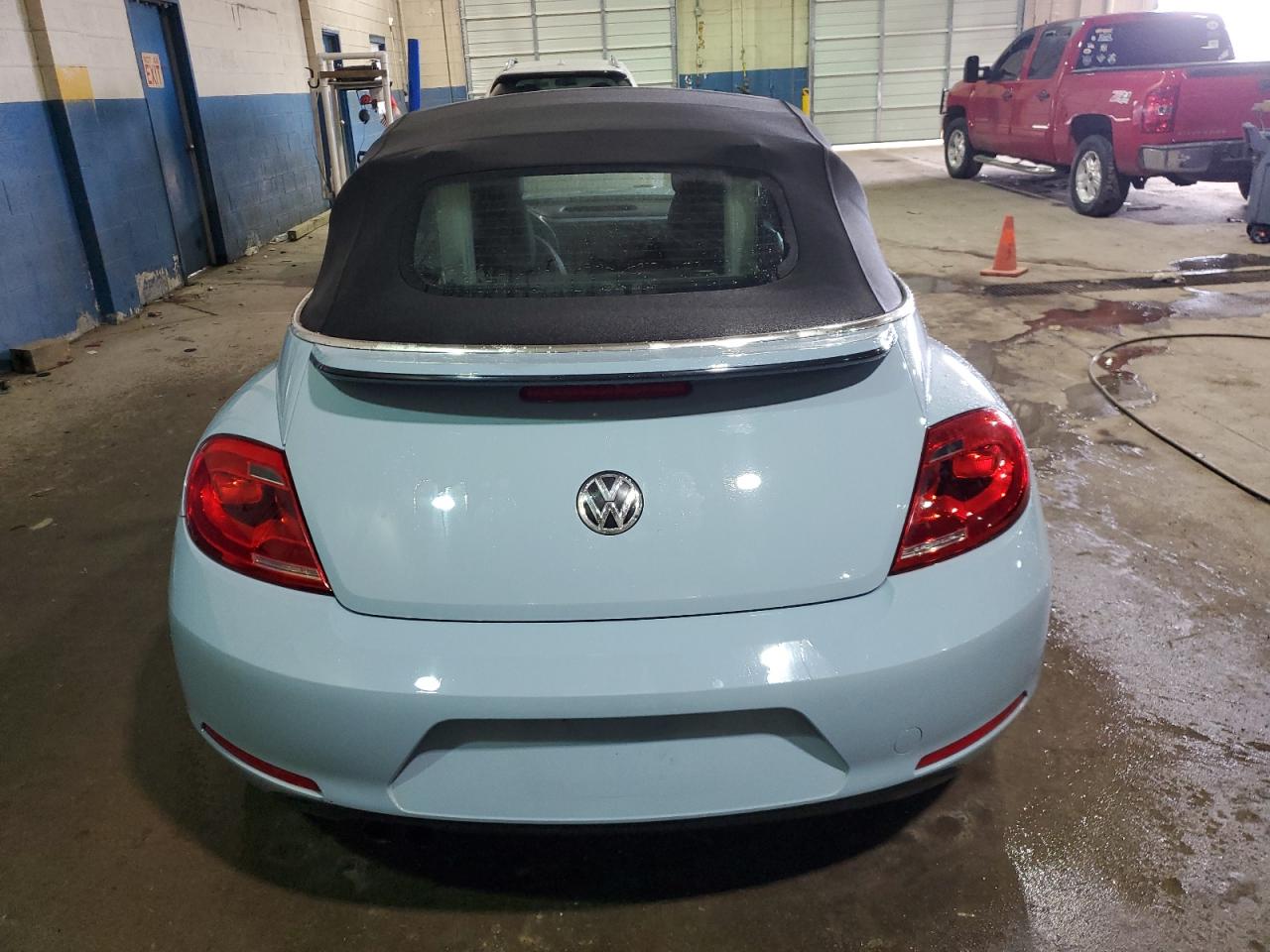 2013 Volkswagen Beetle - Image 6