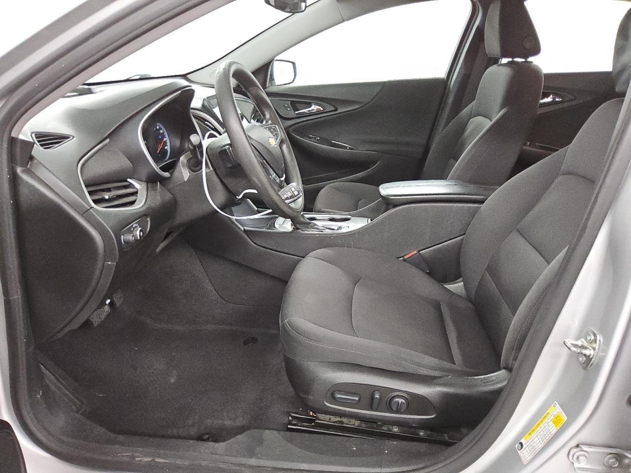 2022 Chevrolet Malibu - Image 7