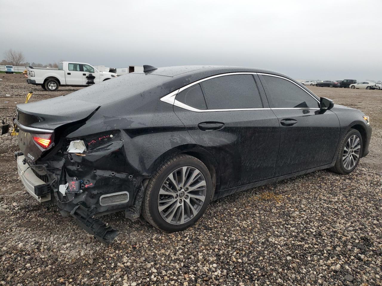 2021 Lexus ES - Image 3
