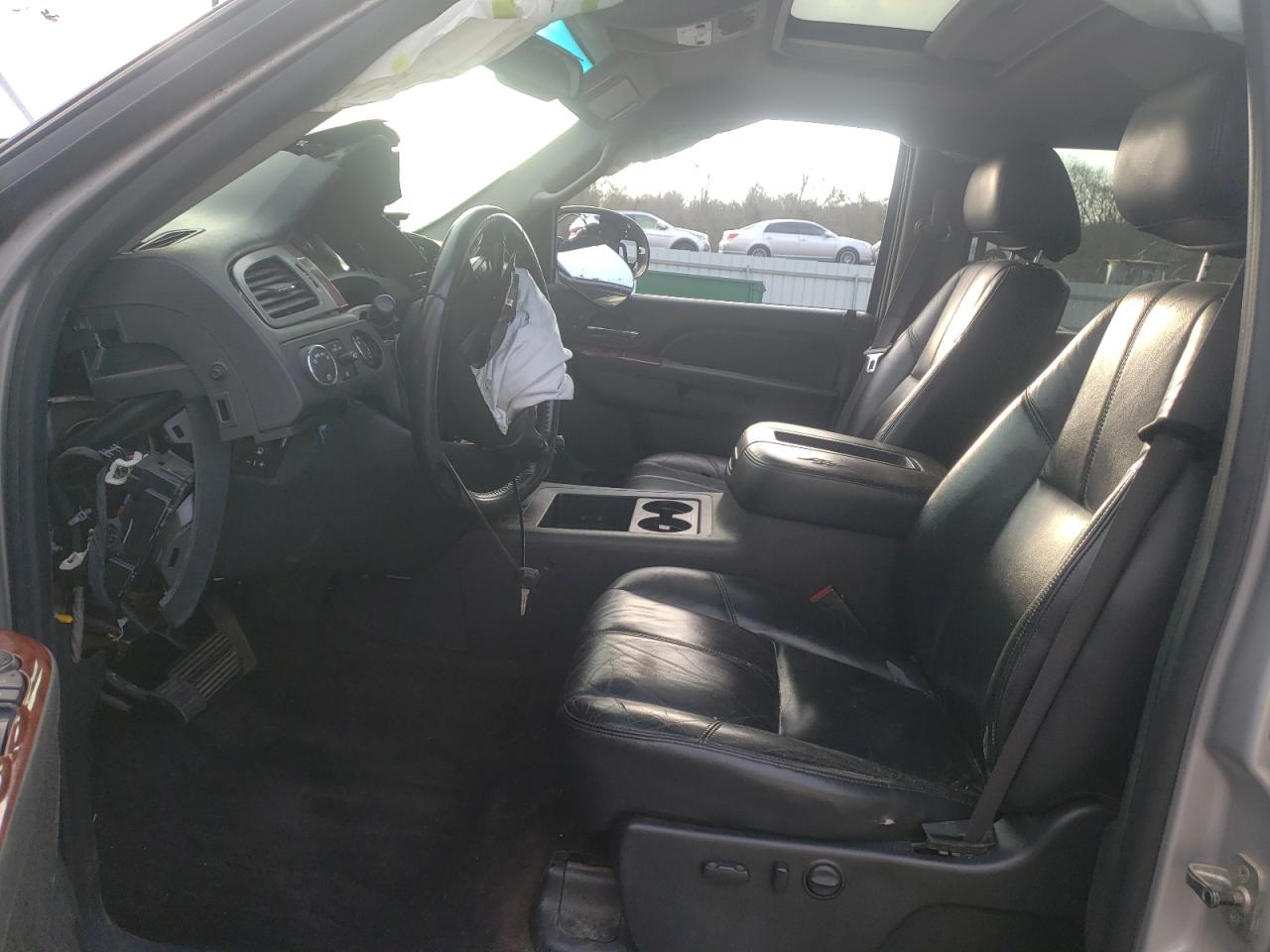 2011 Chevrolet Silverado - Image 7