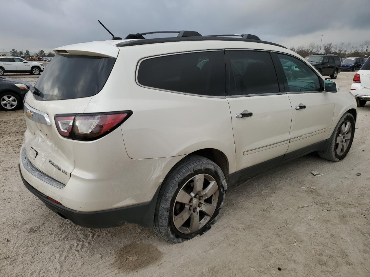 2013 Chevrolet Traverse - Image 3